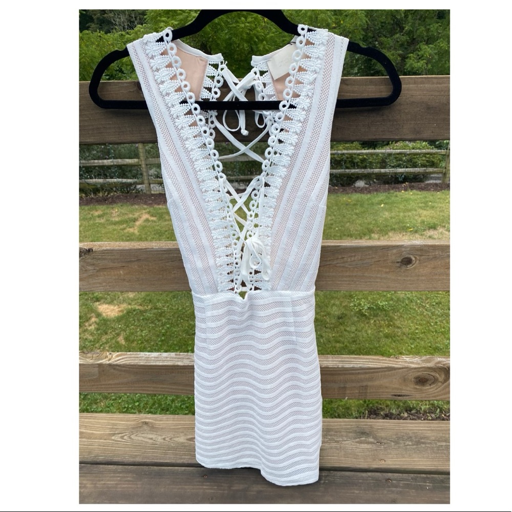 White lace up dress